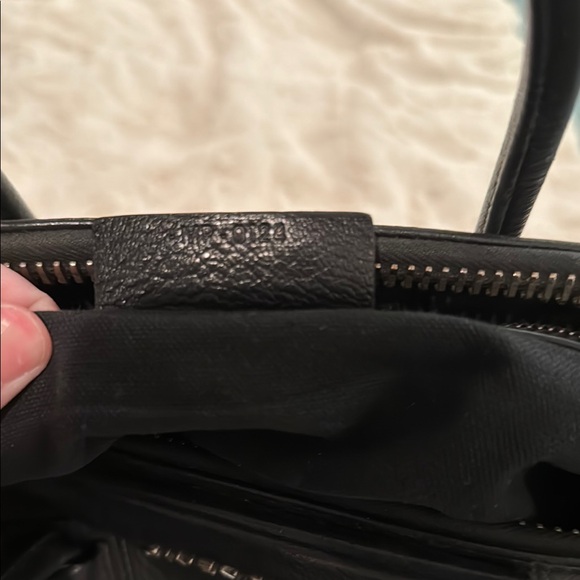 ✨HP✨ Givenchy Antigona Bag - Picture 10 of 15